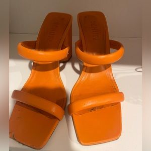 Schutz orange heels size 7.5
